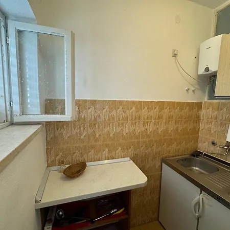 Rezi's Viewpoint - Steps From The Sea