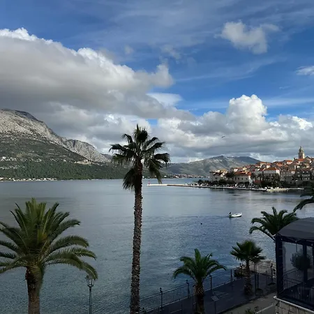 Rezi's Viewpoint - Steps From The Sea Korcula Town