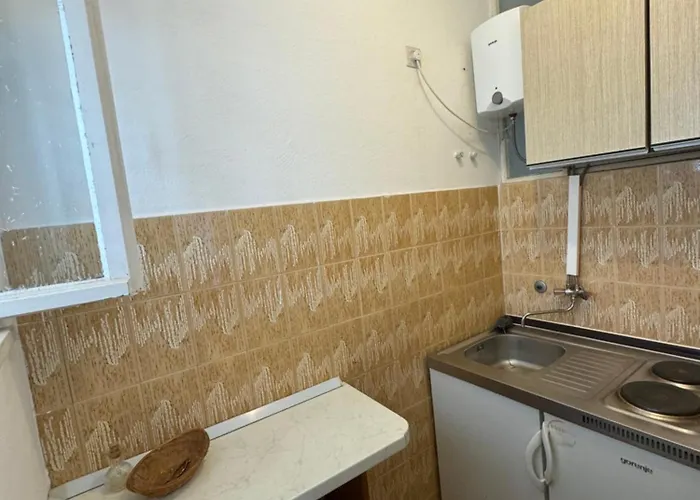 Daire Rezi's Viewpoint - Steps From The Sea