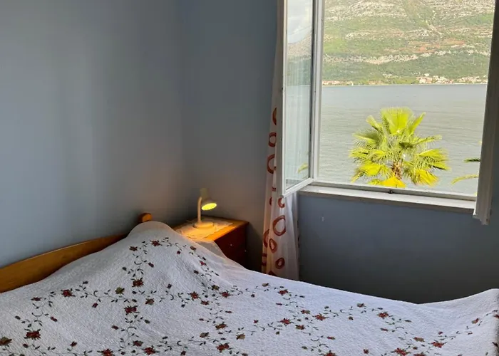 Daire Rezi's Viewpoint - Steps From The Sea Korčula