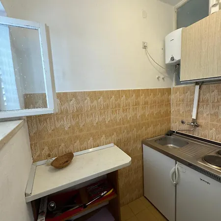 Rezi's Viewpoint - Steps From The Sea Apartman