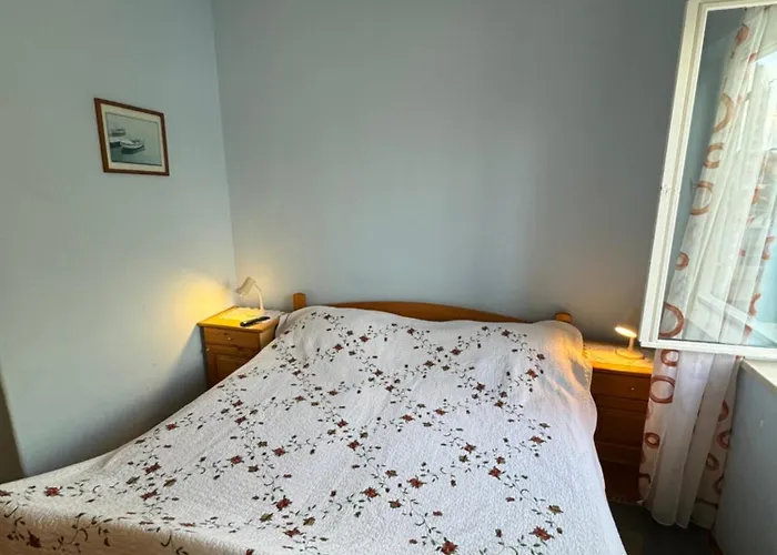 Rezi's Viewpoint - Steps From The Sea شقة كورتْشولا